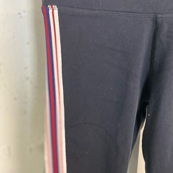 #512 ARITZIA TNA Atmosphere Leggings - Picture 9 of 10